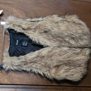 Me Jane Faux Fur Vest NWT